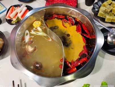 红油火锅通常比清汤火锅水开得更快是因为什么？